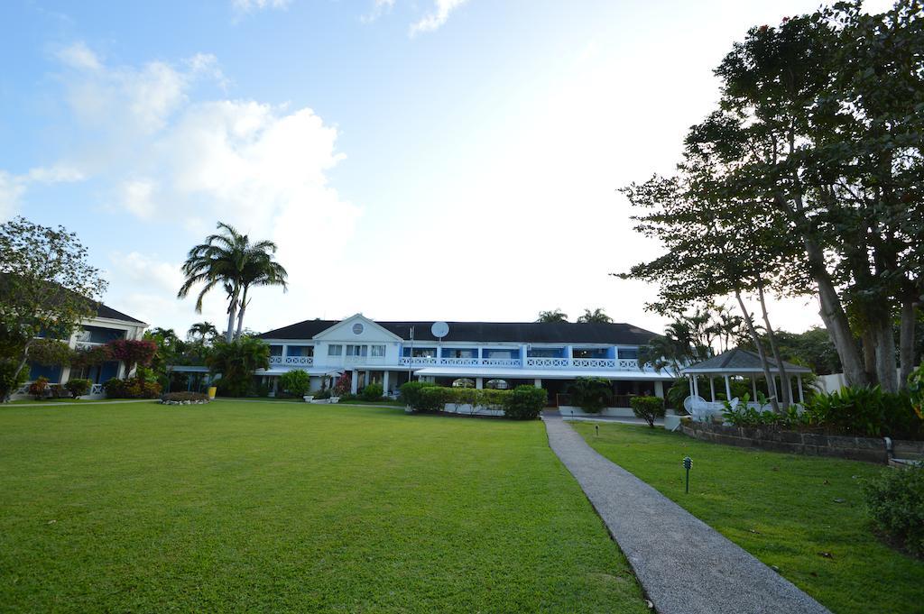 Starfish Discovery Bay Holetown Exterior photo