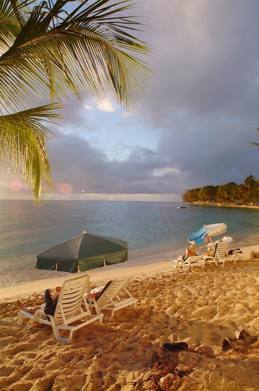 Starfish Discovery Bay Holetown Exterior photo