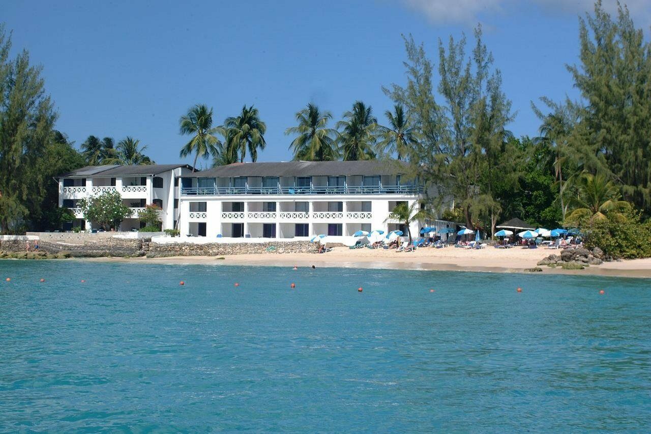 Starfish Discovery Bay Holetown Exterior photo